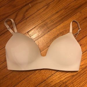 Victoria’s Secret lightly lined wireless bra